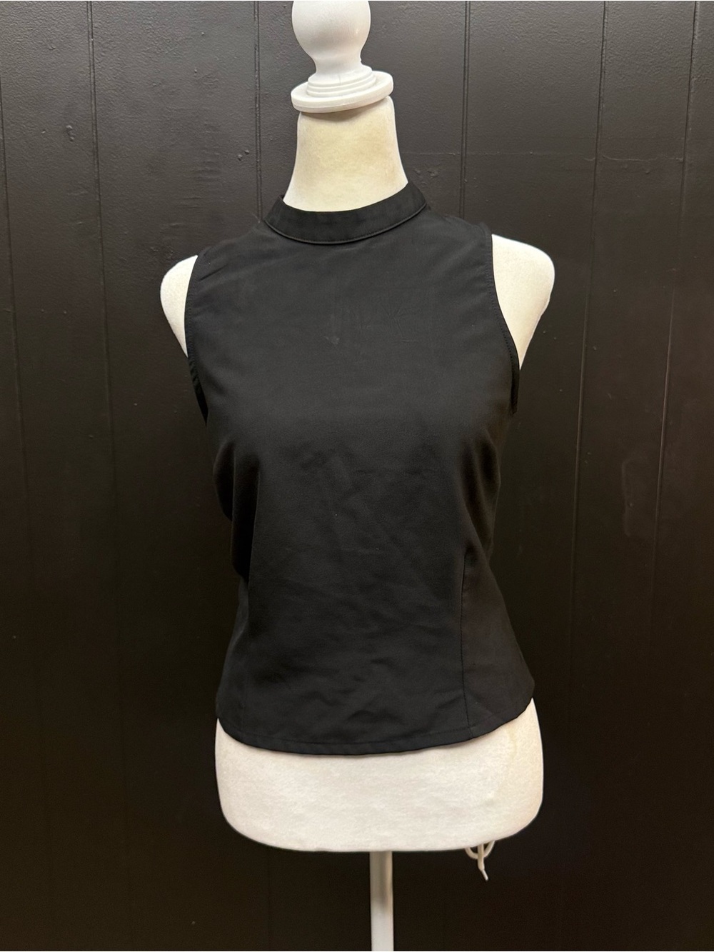 Lulumari Black Sleeveless Mock Neck Tank